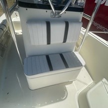 Hydra-sports bay bolt 2000 center console