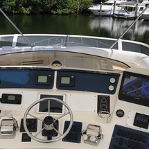 Sea ray 480 sedan bridge