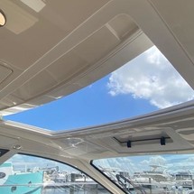 Sea Ray Sundancer 350 Coupe