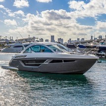 Cruisers Yachts 50 Cantius