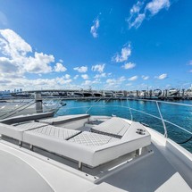 Cruisers Yachts 50 Cantius