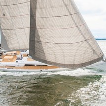 Hanse 548