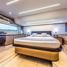 Absolute Navetta 52