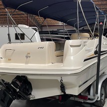 Sea Ray 240 Sundeck