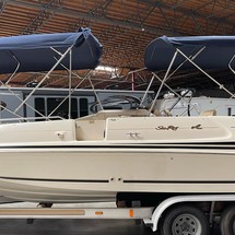 Sea Ray 240 Sundeck