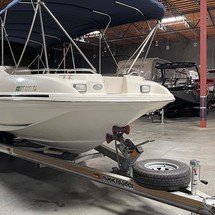 Sea Ray 240 Sundeck