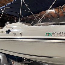 Sea Ray 240 Sundeck