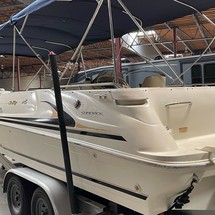 Sea Ray 240 Sundeck