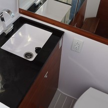 Axopar 28 Cabin