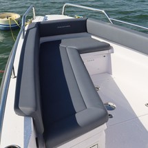 Axopar 28 Cabin