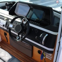 Axopar 28 Cabin