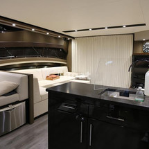 Marquis 630 Sport Yacht