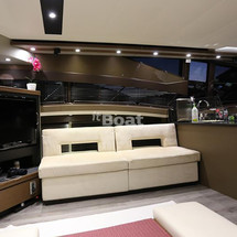 Marquis 630 Sport Yacht