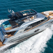 Monte Carlo Yachts 76