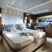 Sunseeker 86 Yacht