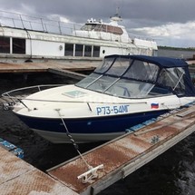 Bayliner 210 Deck Boat