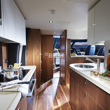 Sunseeker 86 Yacht