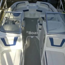 Bayliner 217 Deck Boat