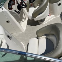 Sea Ray 220 Sundeck