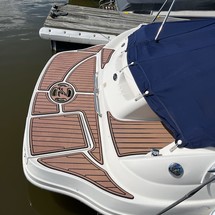 Sea Ray 220 Sundeck