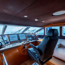 Majesty Yachts 105