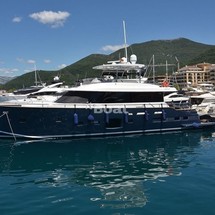 Azimut Magellano 76