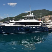 Azimut Magellano 76