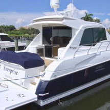 Cruisers Yachts 48 Cantius