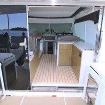 Cruisers Yachts 48 Cantius