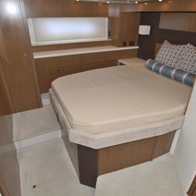 Cruisers Yachts 48 Cantius