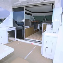 Cruisers Yachts 48 Cantius