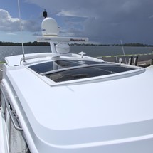 Cruisers Yachts 48 Cantius