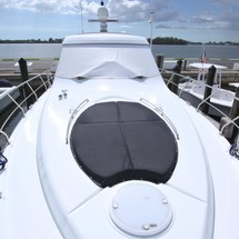 Cruisers Yachts 48 Cantius