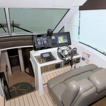 Cruisers Yachts 48 Cantius