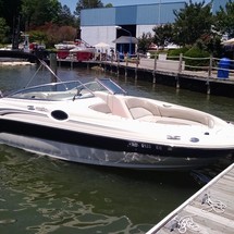 Sea Ray 240 Sundeck