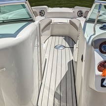 Sea Ray 240 Sundeck