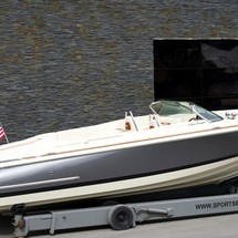 Chris-Craft Launch 27