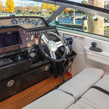 Sea Ray Sundancer 350