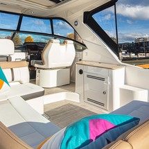 Sea Ray Sundancer 350