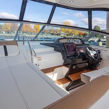 Sea Ray Sundancer 350