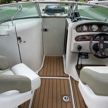 Sea Ray 240 Sundeck