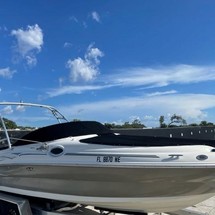 Sea Ray 240 Sundeck