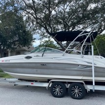 Sea Ray 240 Sundeck