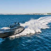 Pershing 62