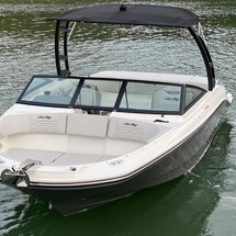 Sea Ray SPX 210