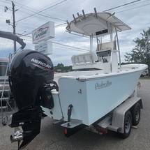 Hydra-sports bay bolt 2000 center console