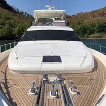 Ferretti 830