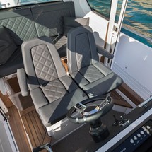 Axopar 28 Cabin