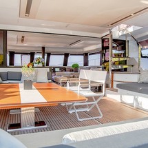 Fountaine Pajot Power 67