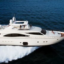 Ferretti 830